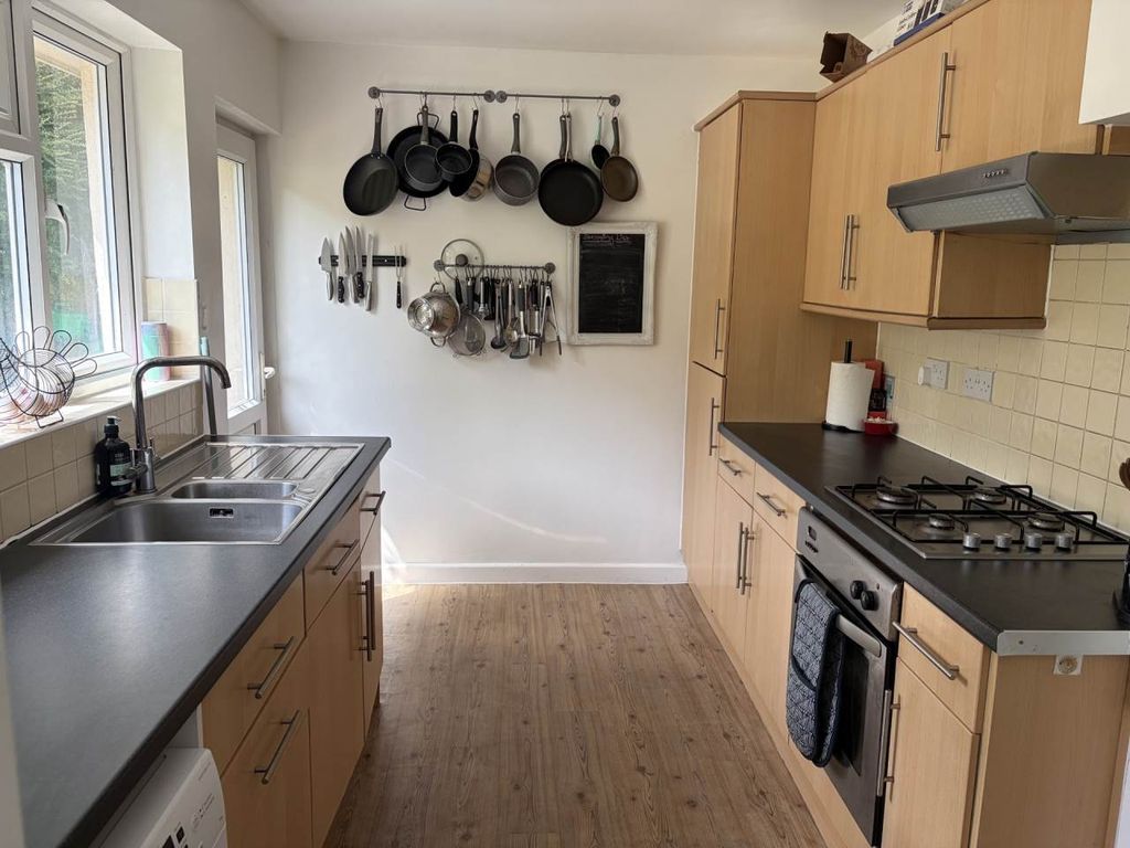 Property photo 3 of 20 Tongdean Kitchen 2
