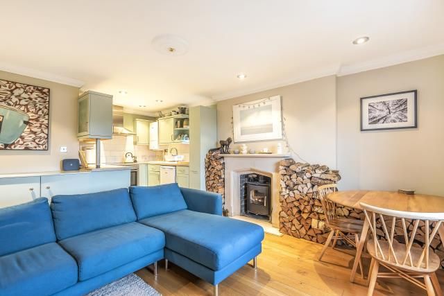 Property photo 1 of 10 Living Room