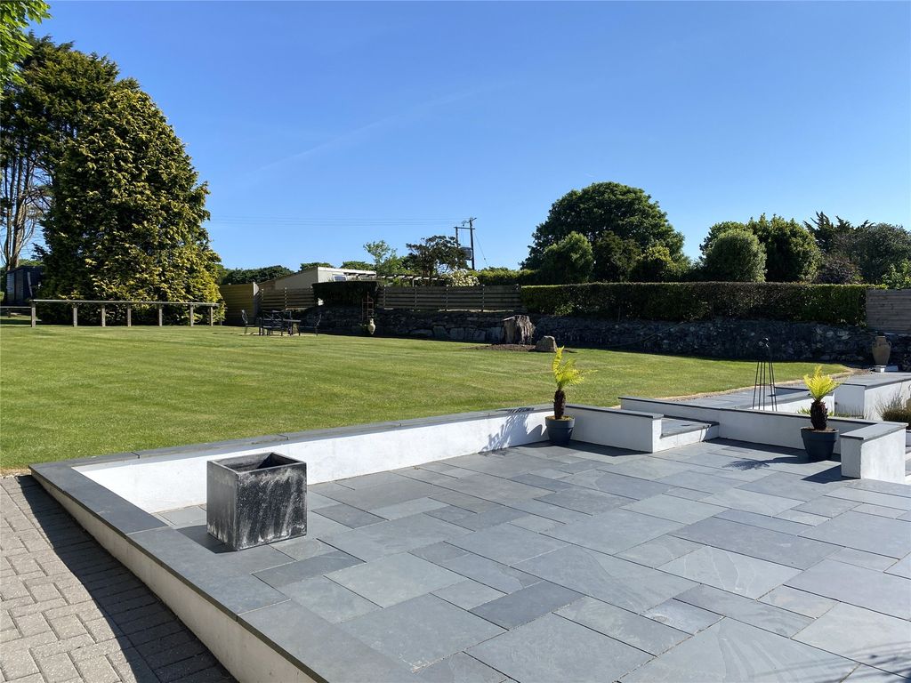 Property photo 2 of 28 Picture No. 49