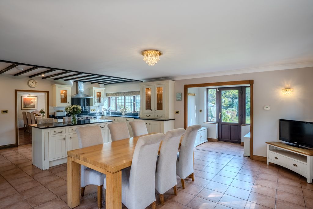 Property photo 3 of 35