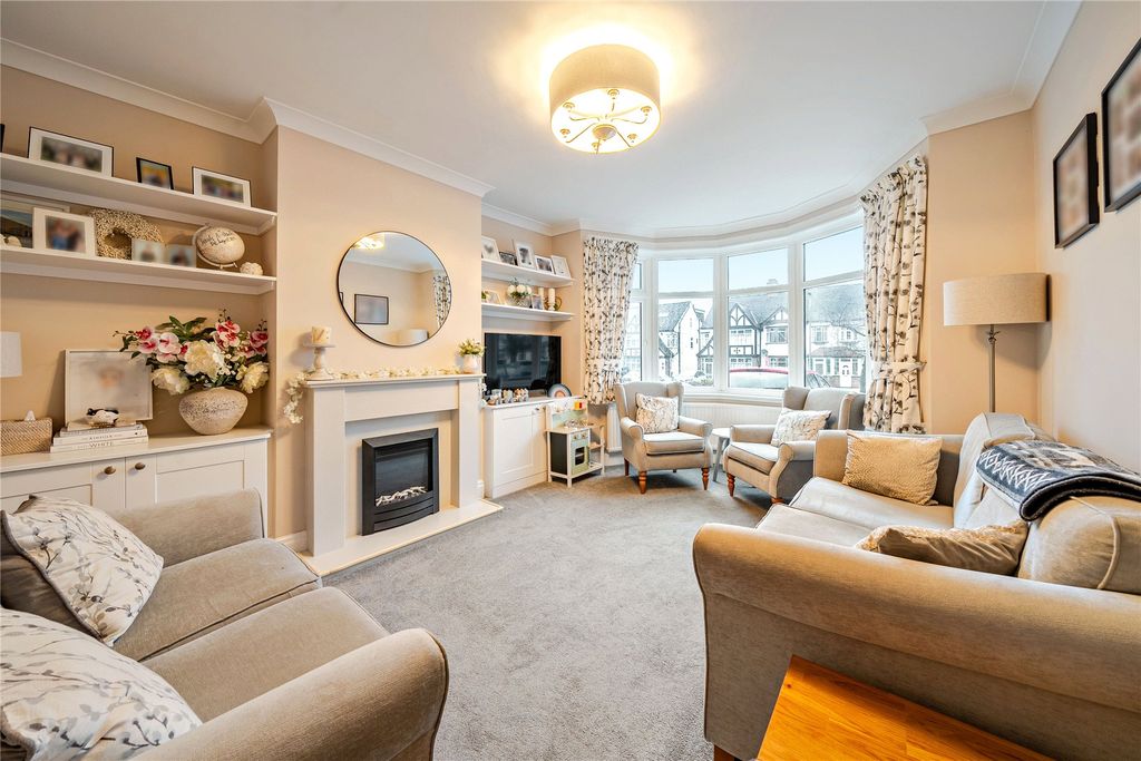 Property photo 2 of 15 Picture No. 11