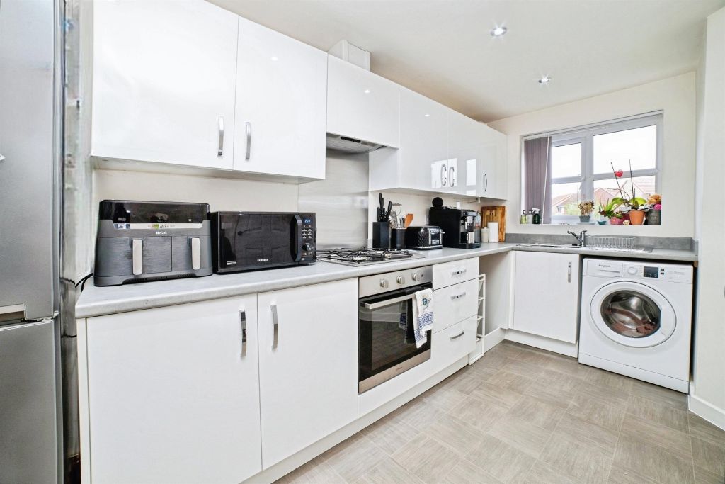 Property photo 2 of 17