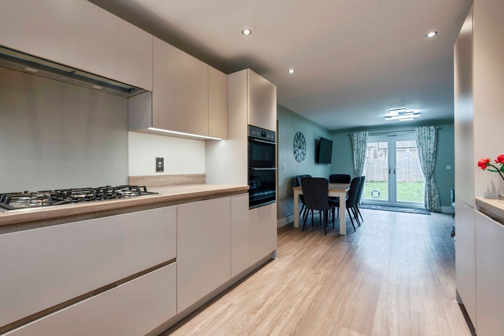 Property photo 3 of 22 Pbox-Img.Jpg