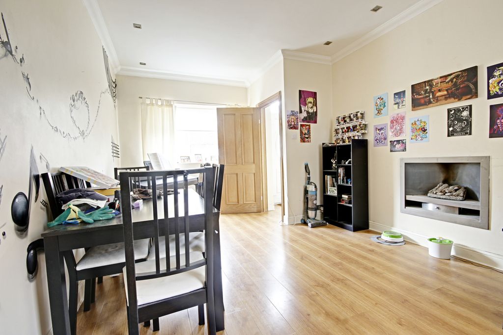 Property photo 3 of 4