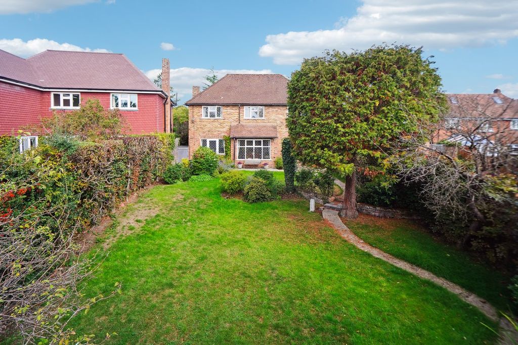 Property photo 2 of 20