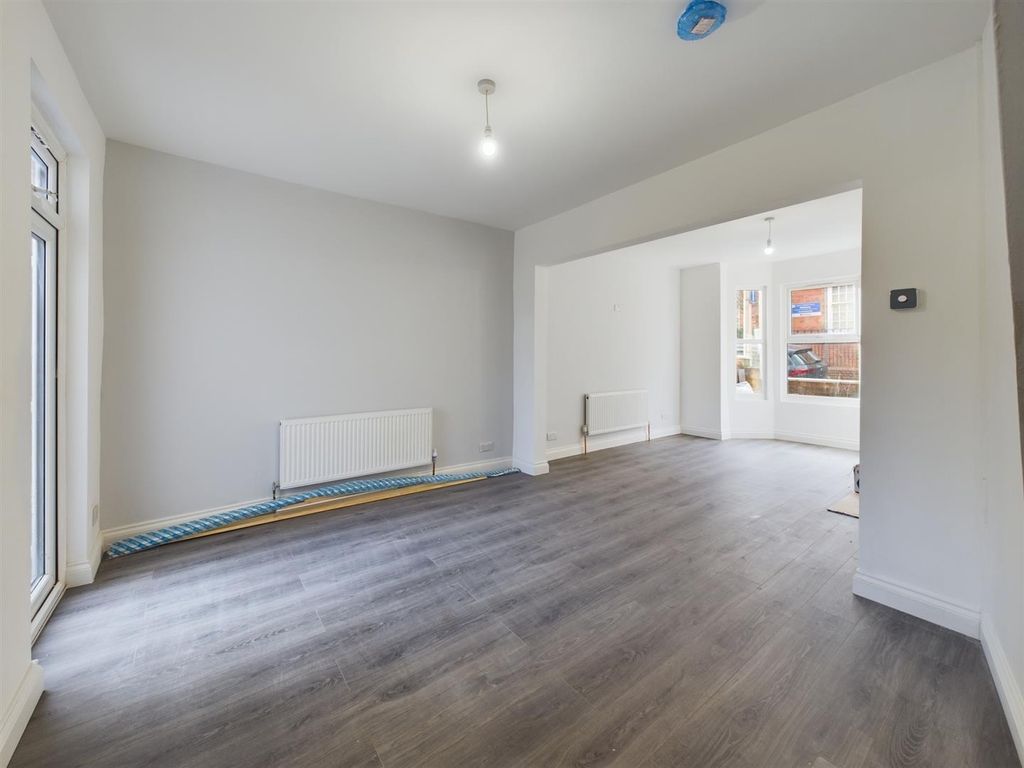 Property photo 3 of 10 Cam01224G0-Pr0550-Still003.Jpg