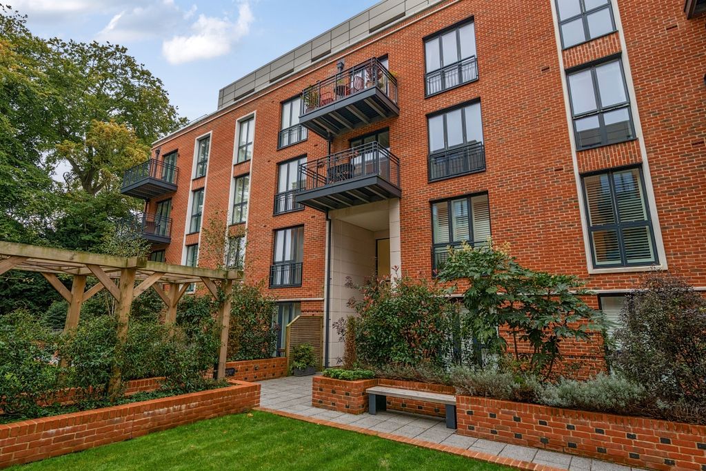 Property photo 1 of 11 External
