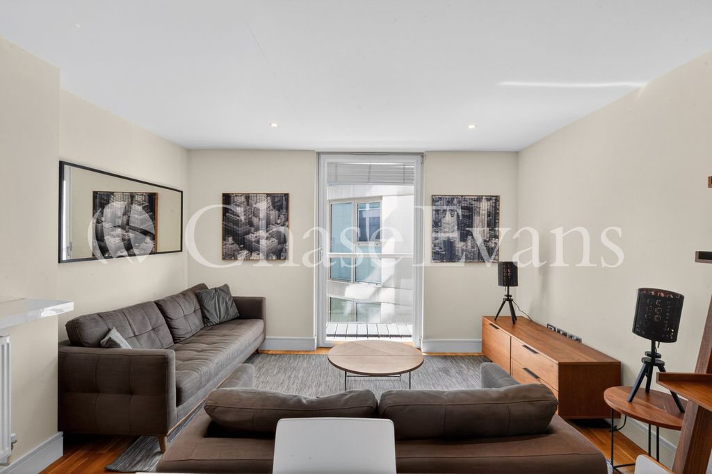 Property photo 1 of 11 Living