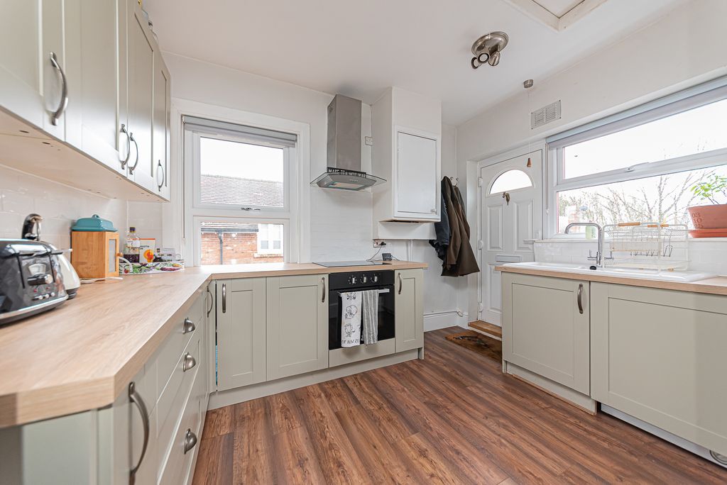 Property photo 2 of 12 Kitchen