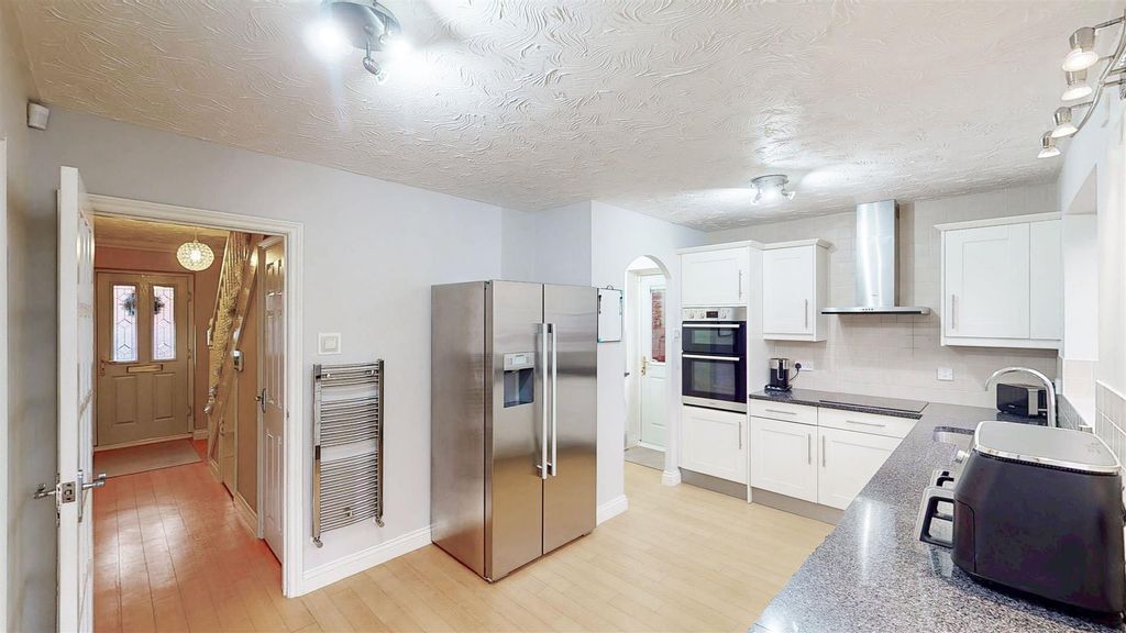 Property photo 2 of 35 G5Ekt1Nqheekhcbnvyddxw.Jpg