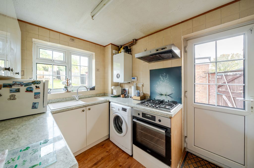 Property photo 3 of 12 1375509-17-6914Bc...