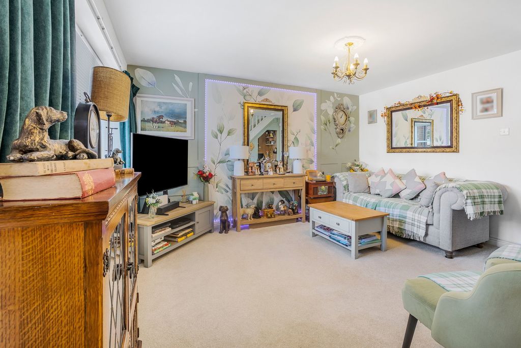 Property photo 2 of 18