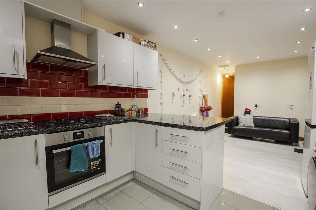 Property photo 2 of 15 Open Plan Kitchen/ L