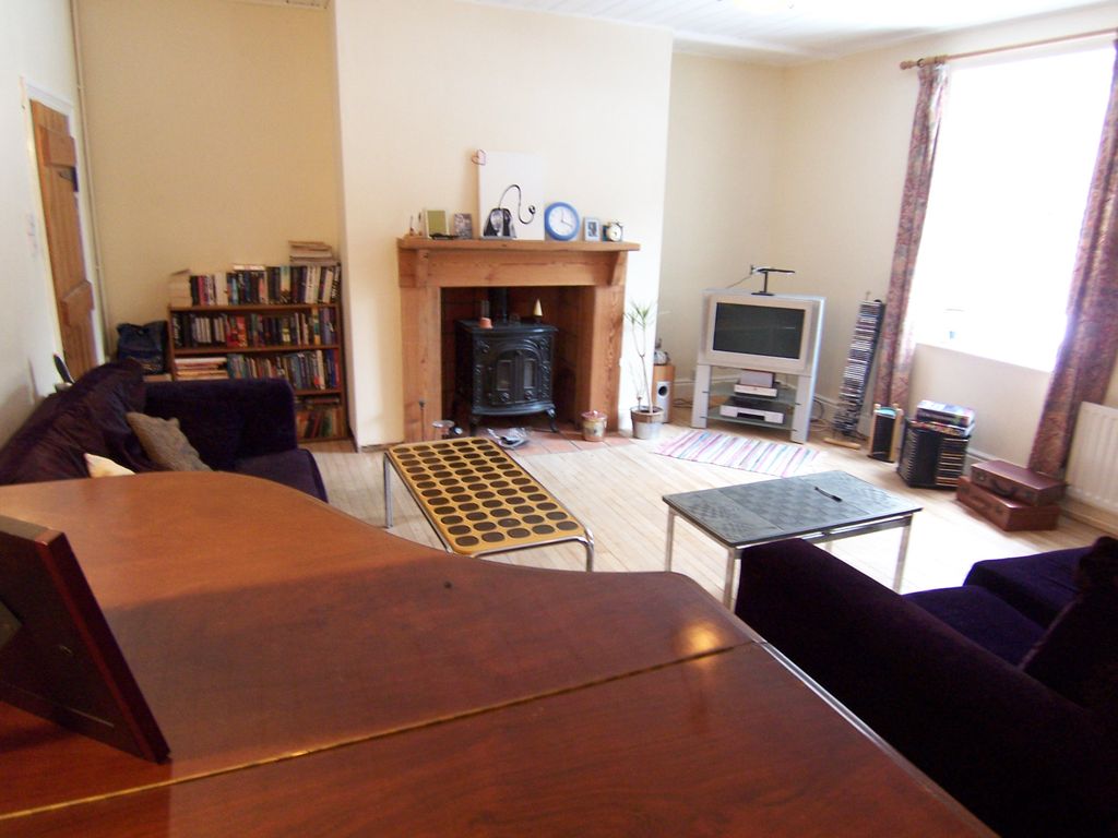 Property photo 3 of 7