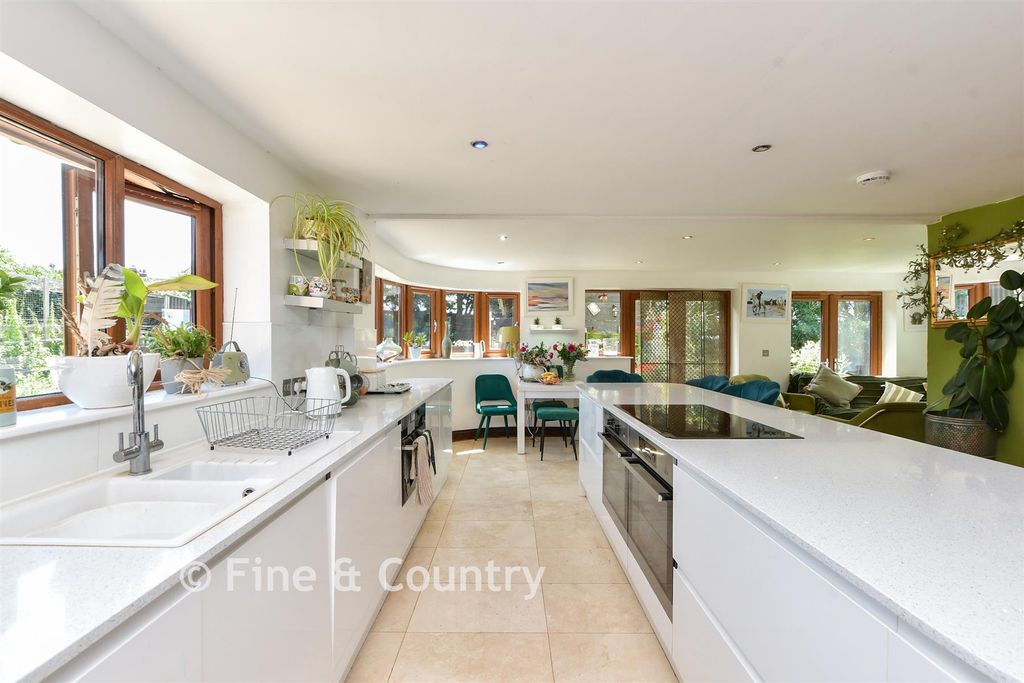 Property photo 2 of 22 Kitchen/Breakfast/Family Room