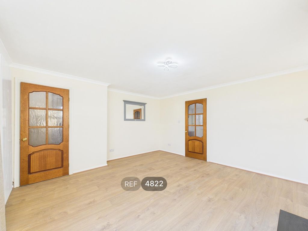 Property photo 3 of 23 Living Room