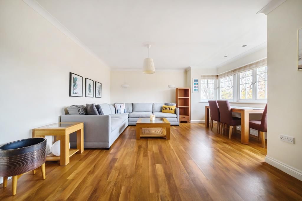 Property photo 3 of 20 Living Room