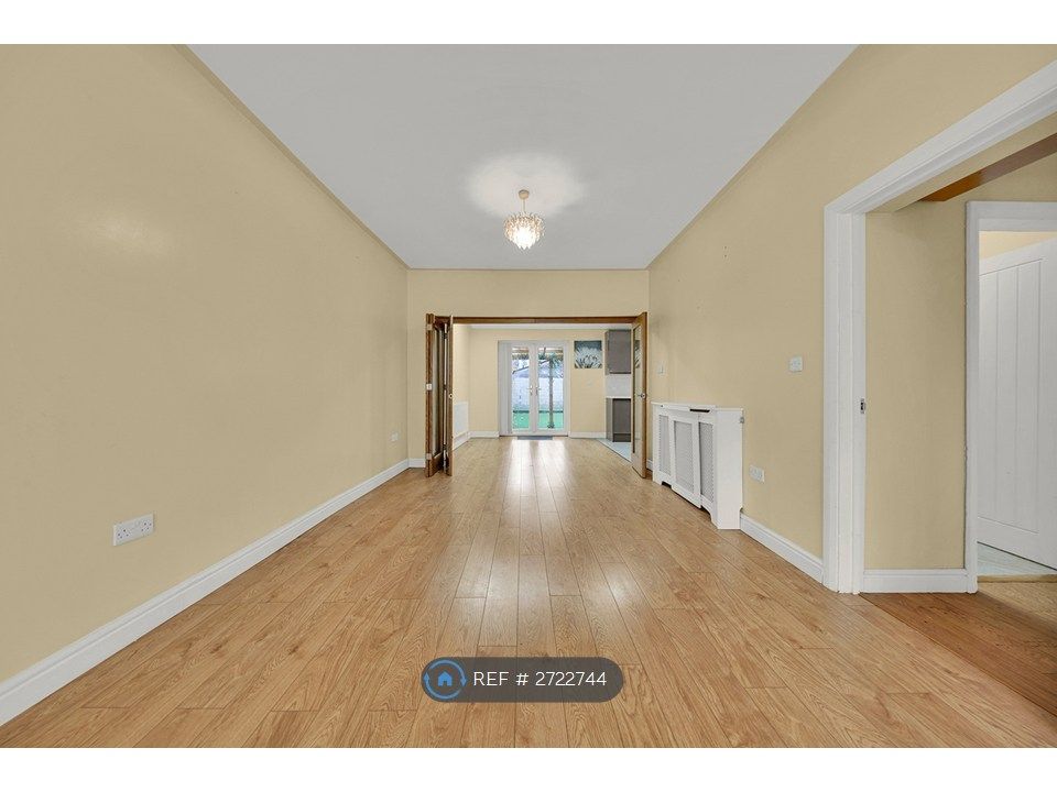 Property photo 3 of 31