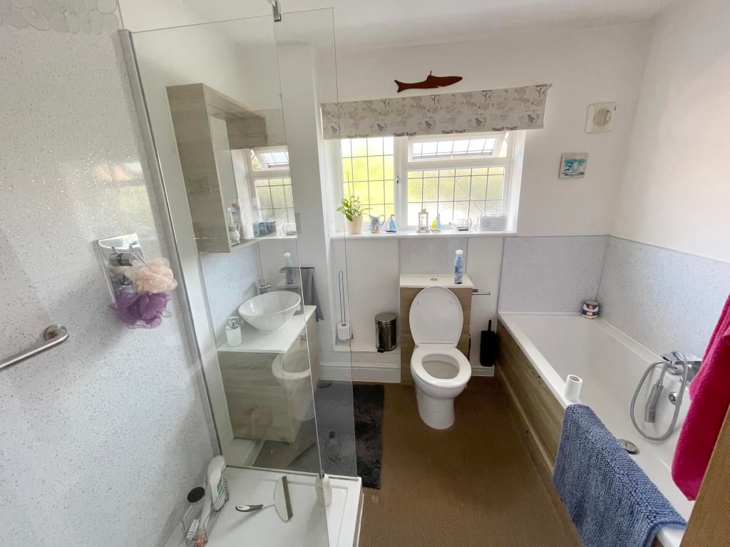 Property photo 3 of 6 Internal Image Of Bathroom