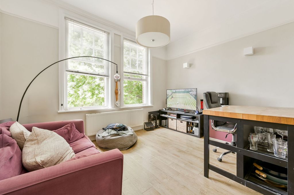 Property photo 2 of 9
