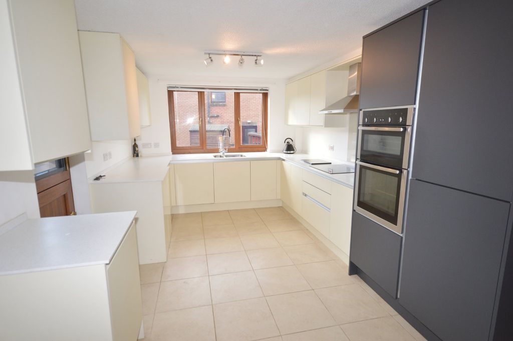 Property photo 2 of 25 Picture No. 04