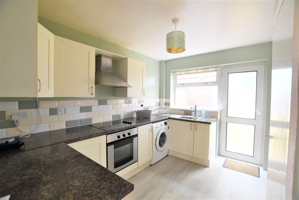 Property photo 2 of 10 Gordan Richards Kitchen .Jpg