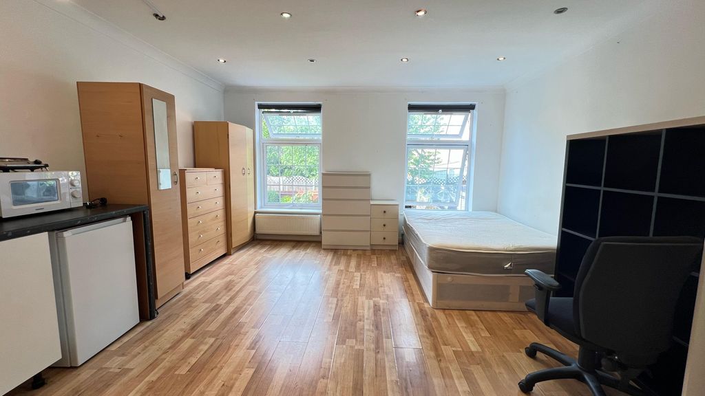 Property photo 2 of 5