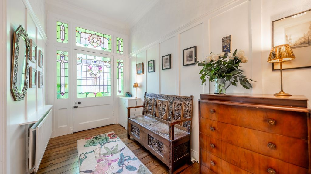 Property photo 3 of 45