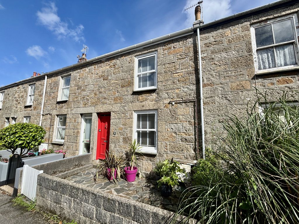 Property photo 1 of 11 2 Bedroom Mid Terraced House For Sale