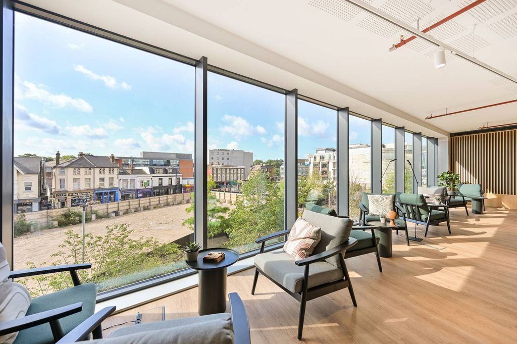 Property photo 3 of 25