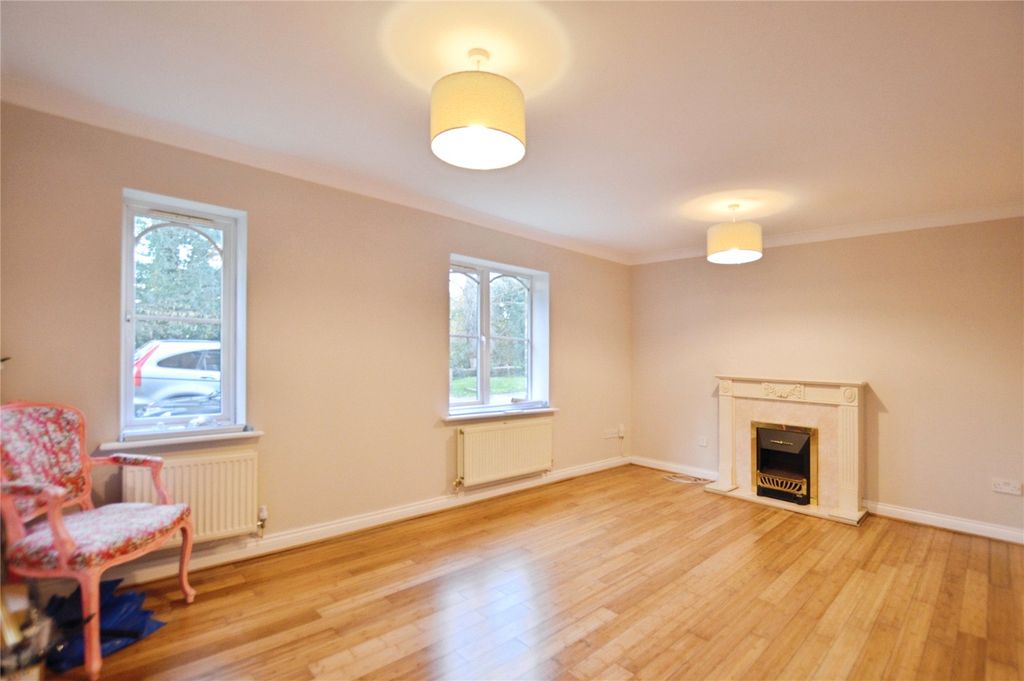 Property photo 2 of 8 Living/Dining Area