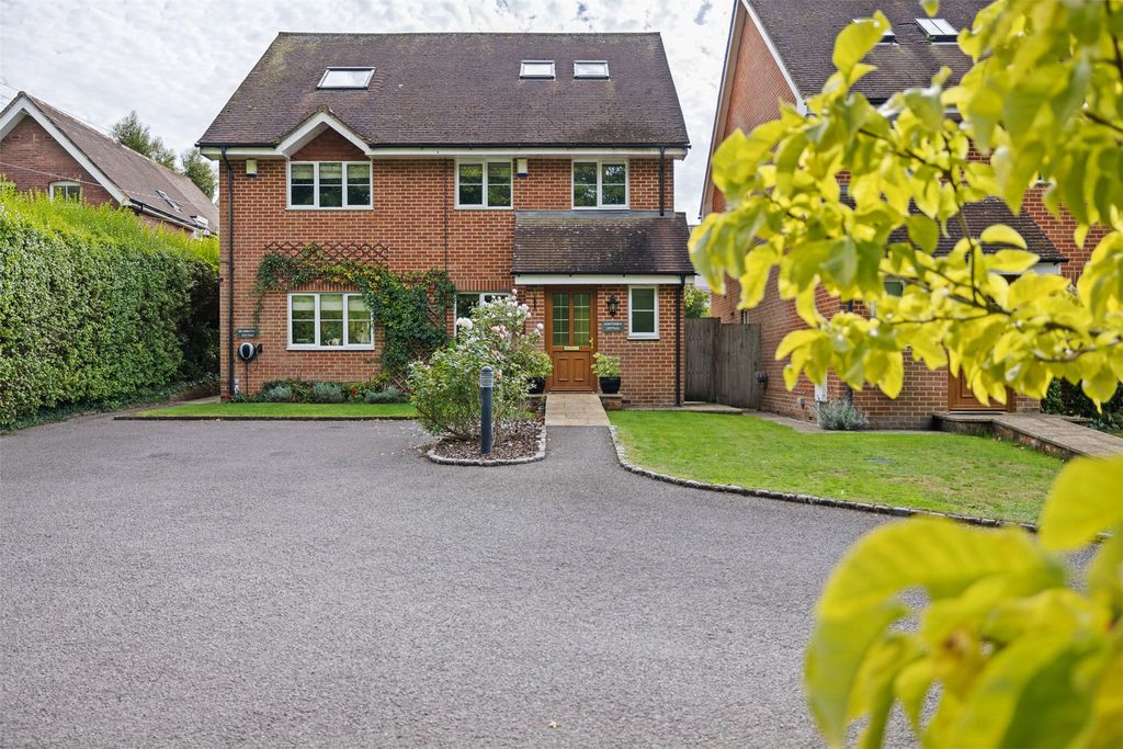 Property photo 1 of 24 Picture No. 06