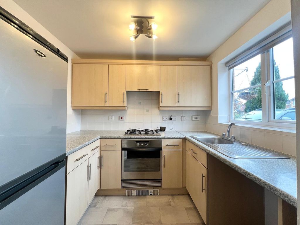 Property photo 3 of 9 Kitchen