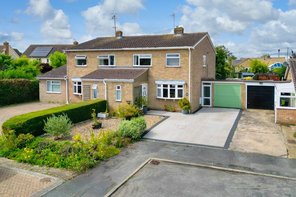 Property photo 1 of 15 3743710