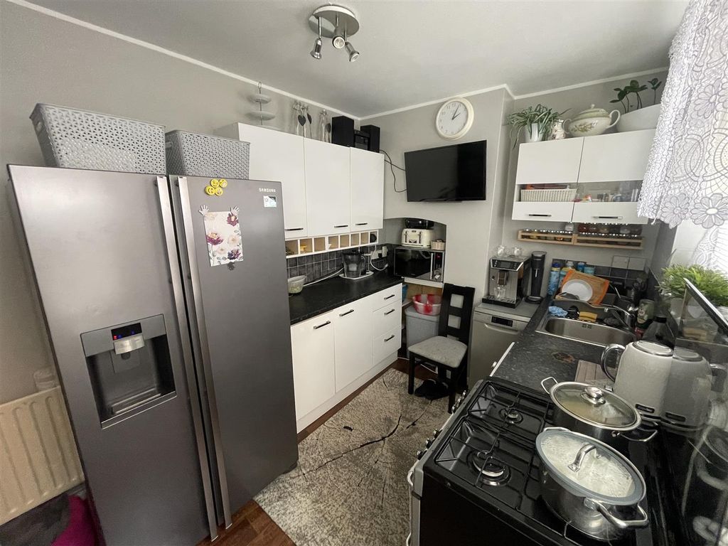 Property photo 3 of 7 3