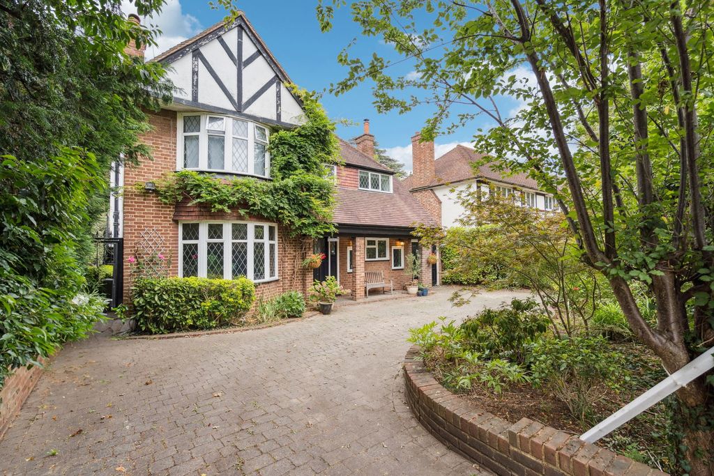 Property photo 1 of 26