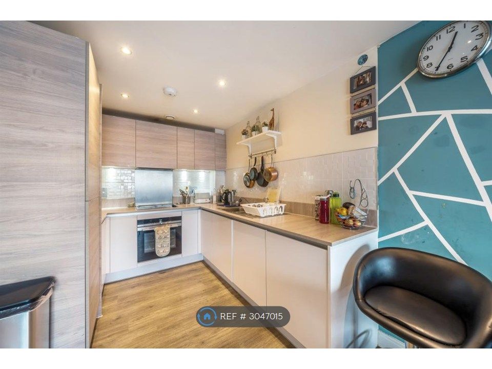 Property photo 2 of 10 Kitchen