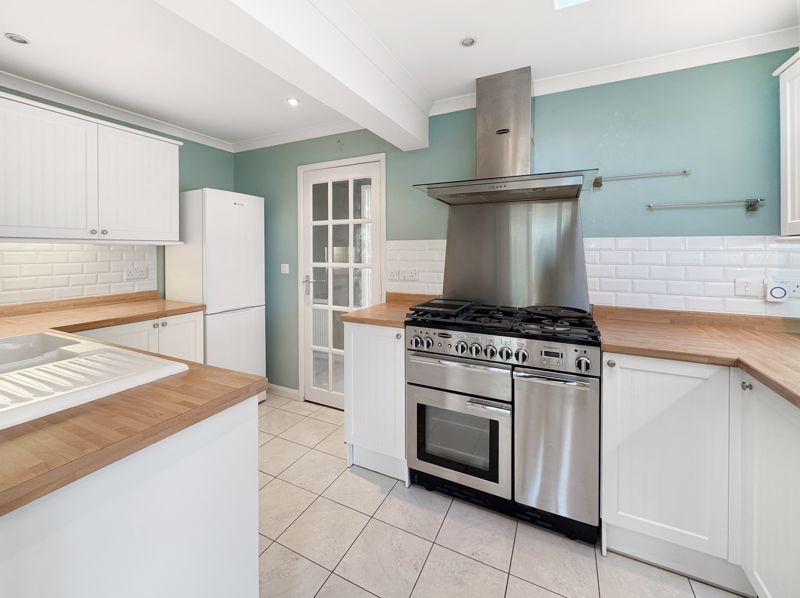 Property photo 3 of 19 Photo 11