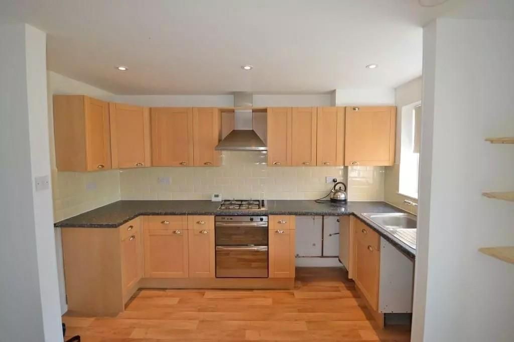 Property photo 2 of 9 Kitchen