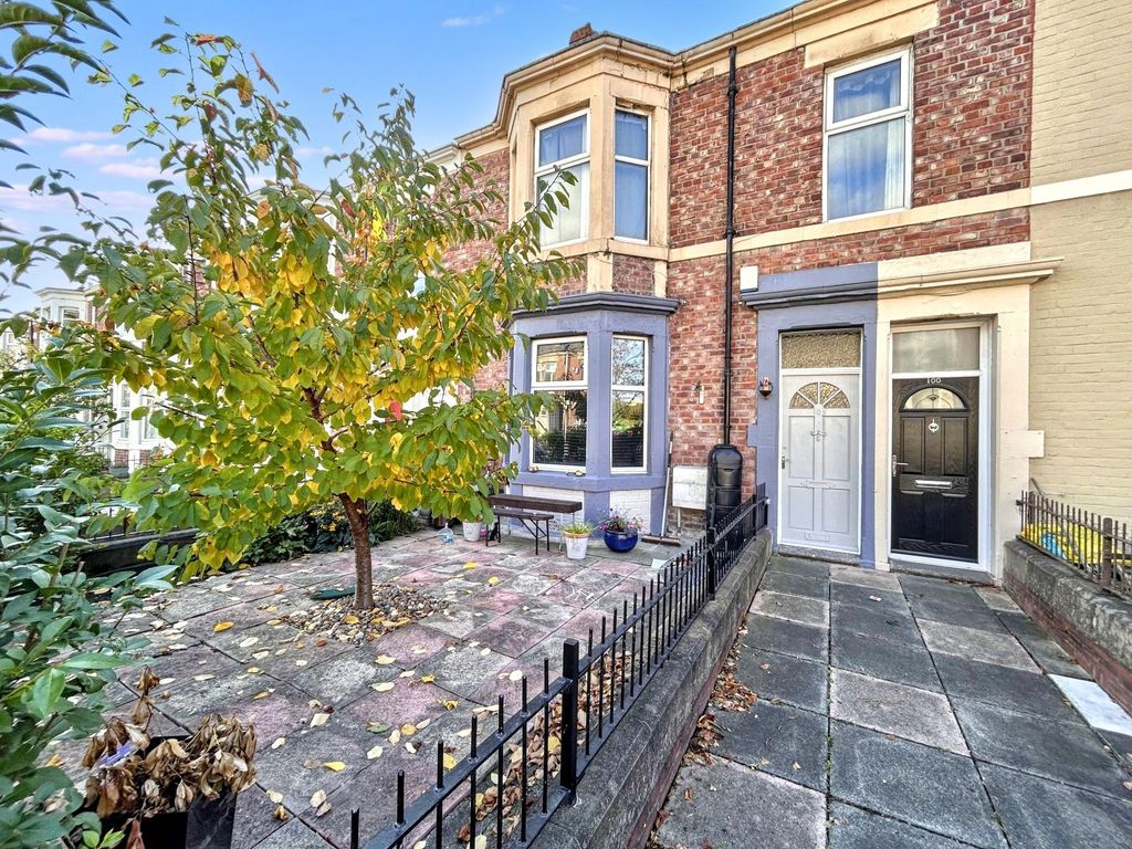 Property photo 1 of 18