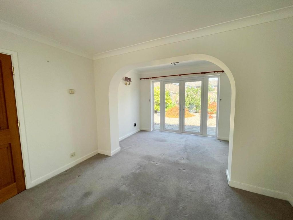 Property photo 3 of 13 0Ff25138-8ce3-4c97-834d-Fe8c2d848B10.Jpg