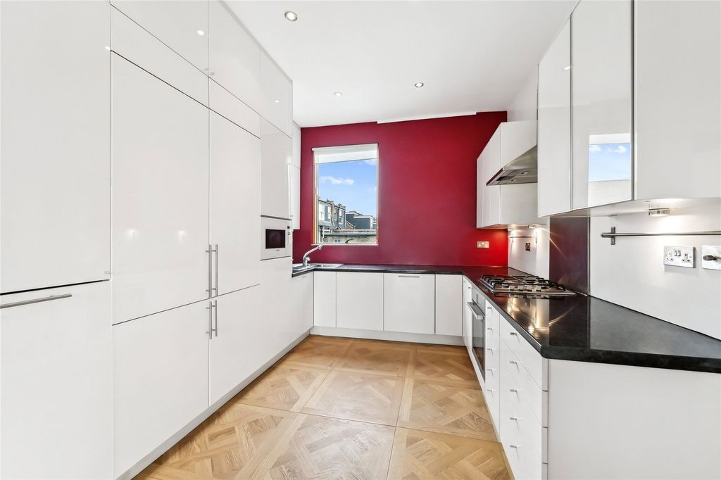 Property photo 2 of 12 Kitchen