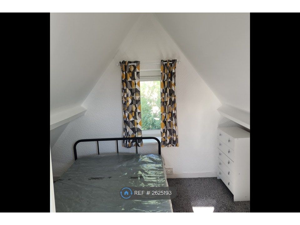 Property photo 1 of 10 Bedroom - Main Area