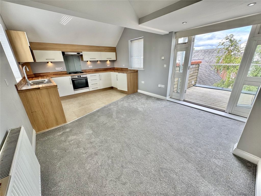 Property photo 3 of 11 Picture No. 15
