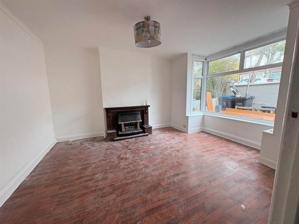 Property photo 2 of 12 Photo-2025-10-28-14-11-03 (8).Jpg