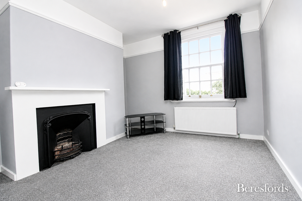 Property photo 3 of 6 Lounge