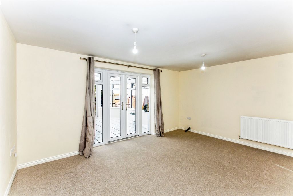 Property photo 3 of 14