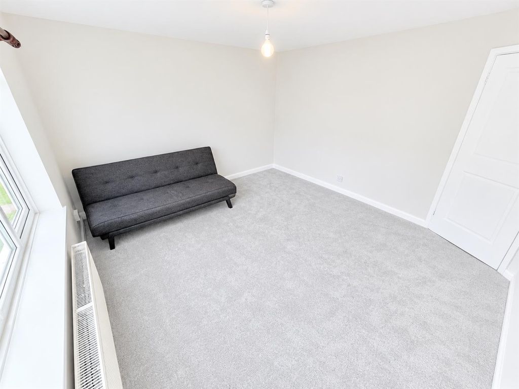 Property photo 3 of 10 Living Room 2.Png