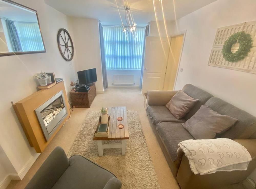 Property photo 3 of 19 Bedroom 1