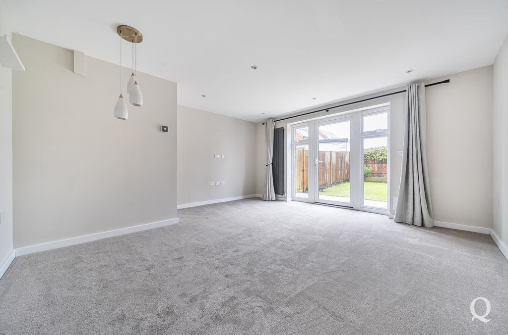 Property photo 2 of 23 B3B5A6Ff-8A87-4Da...